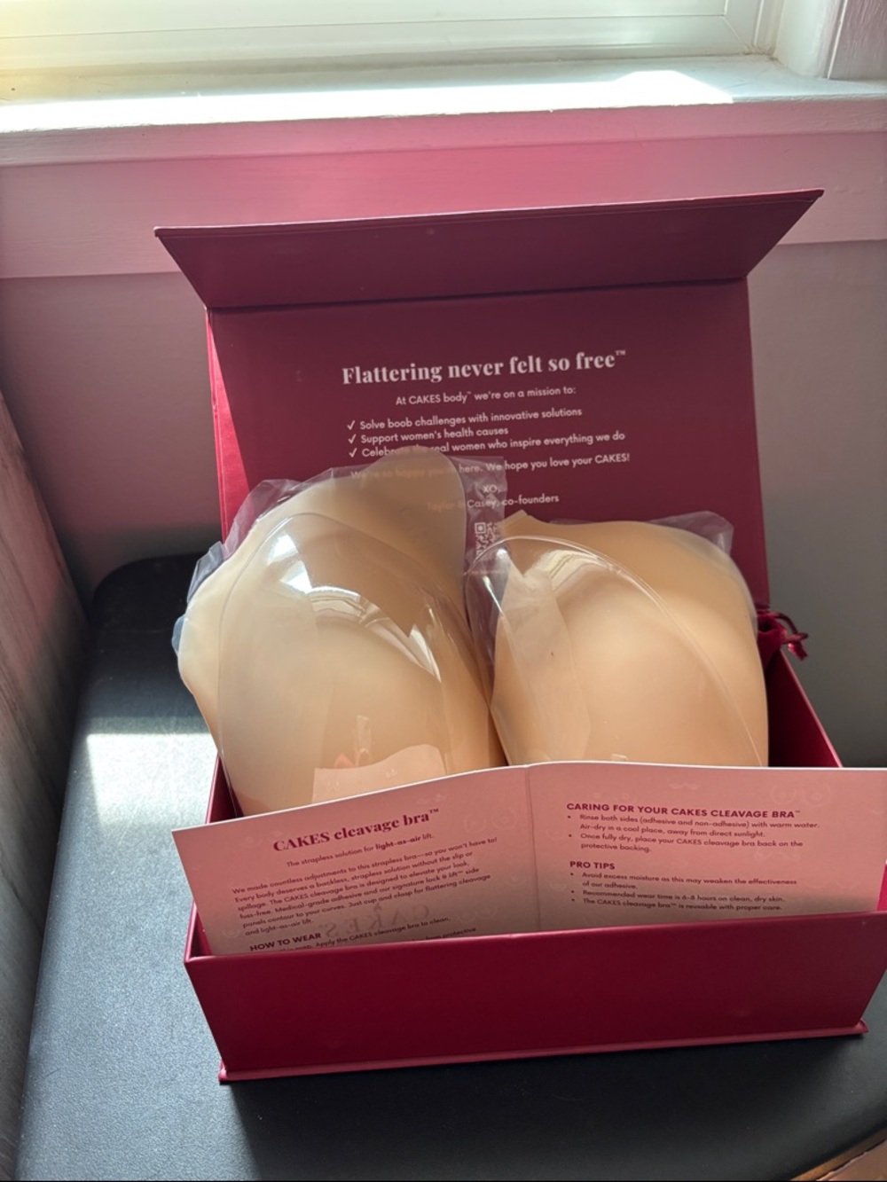 CAKES Body Nude Cleavage Bra - Adhesive Strapless Breast Forms